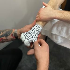 Sport Tape/rouleaux 2,5cmX13,7M - Phantom Athletics - Équipements JJB - Boxing Gloves - Cutmen - Entraînement jiujitsu Brésilien - Travail au sol - FIGHTWATCH